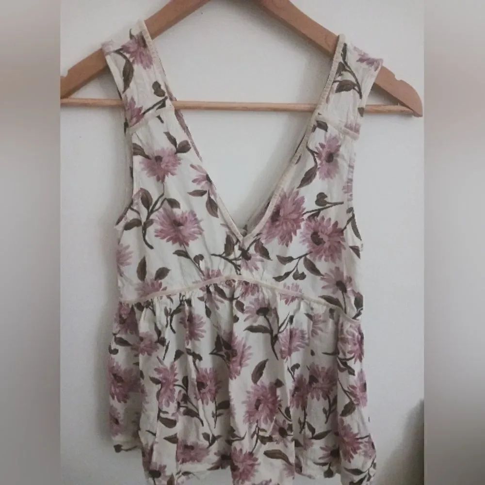 American Eagle Outfitters Floral Tank Top